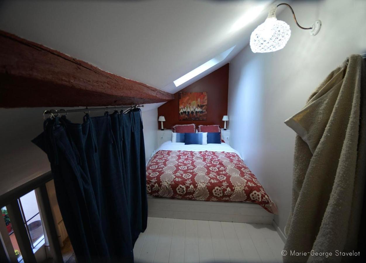 Voyage… Vila Noyers-sur-Serein Exterior foto